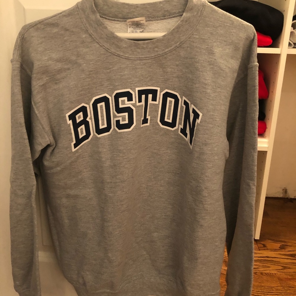 Gildan Heavy Blend Gray Boston Crewneck Sweatshirt